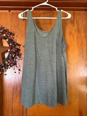 Everyday Scoop Tank Top - Olive